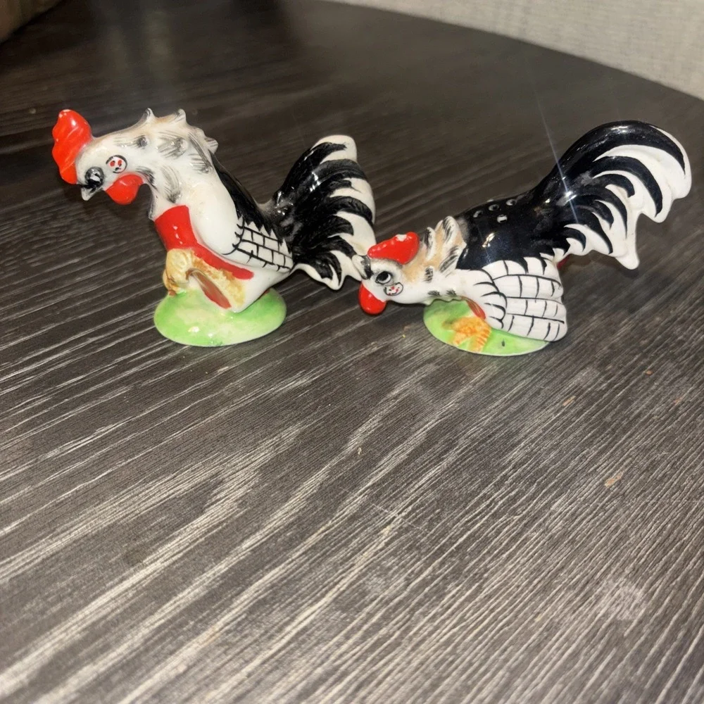 Fighting Rooster Salt and Pepper‎ Shakers Farm Bird Vintage